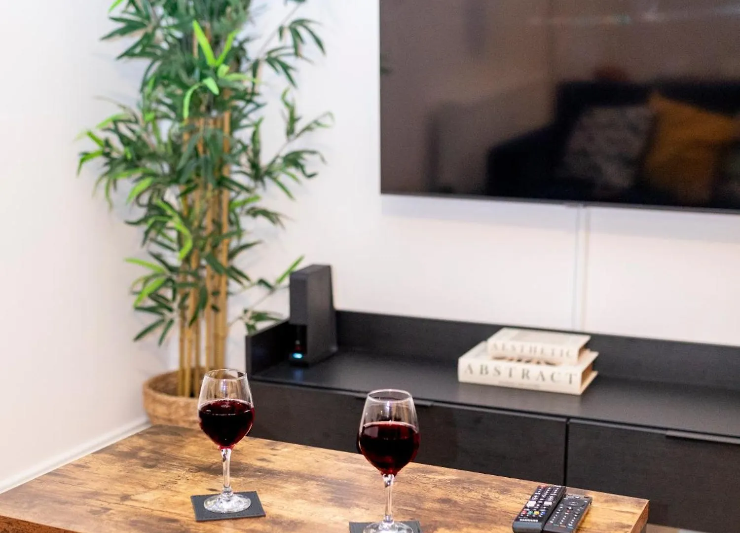 Modern 2- Bedroom Apartment In Central Redhill! United Kingdom